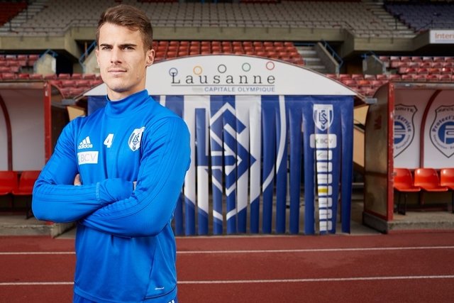 «Le défenseur du Lausanne-Sport vient d’obtenir son bachelor, tout en jouant en Super League. Costaud.» Le matin consacre un article à Jérémy Manière, étudiant à l’UniNE! bit.ly/2BxfnqW <a href="/Lematinch/">Le Matin</a> <a href="/lausanne_sport/">FC Lausanne-Sport</a> #football #SuperLeague