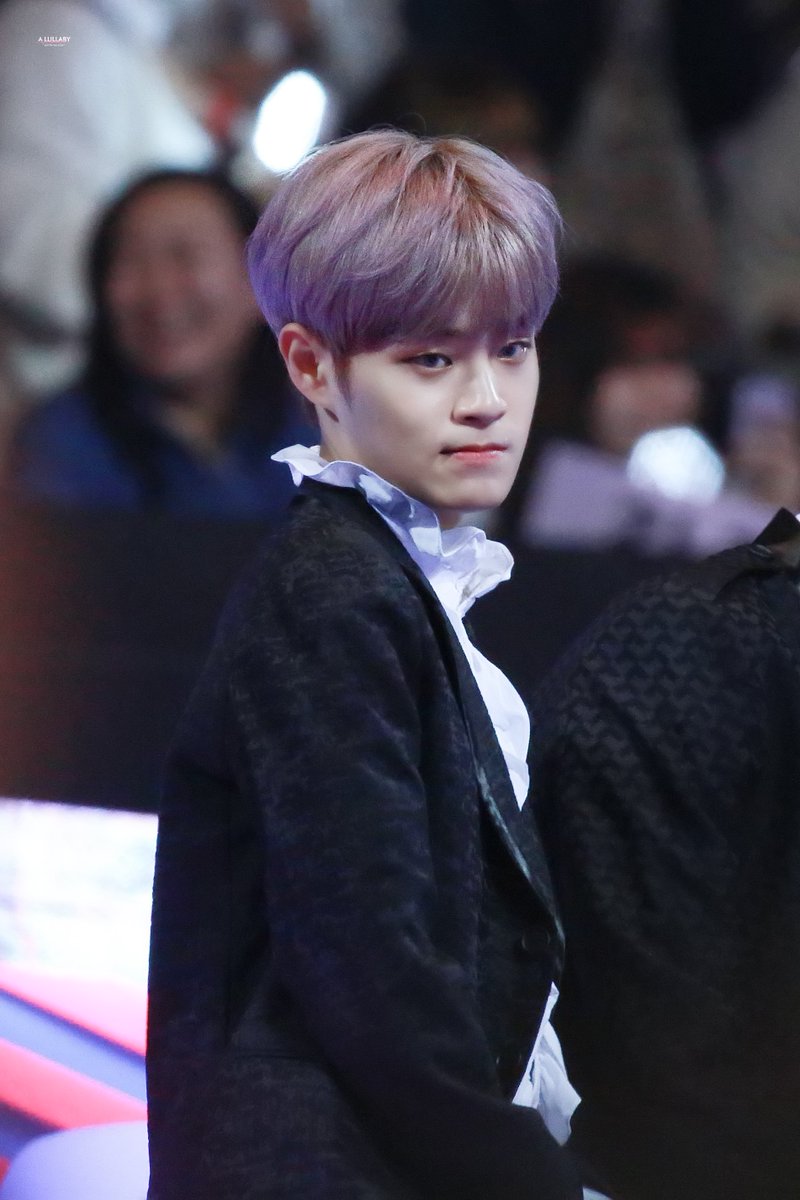 CroonALullaby_'s tweet photo. 171201 #이대휘 MAMA 우리멍멍이 >3< https://t.co/xtCIZue4I0