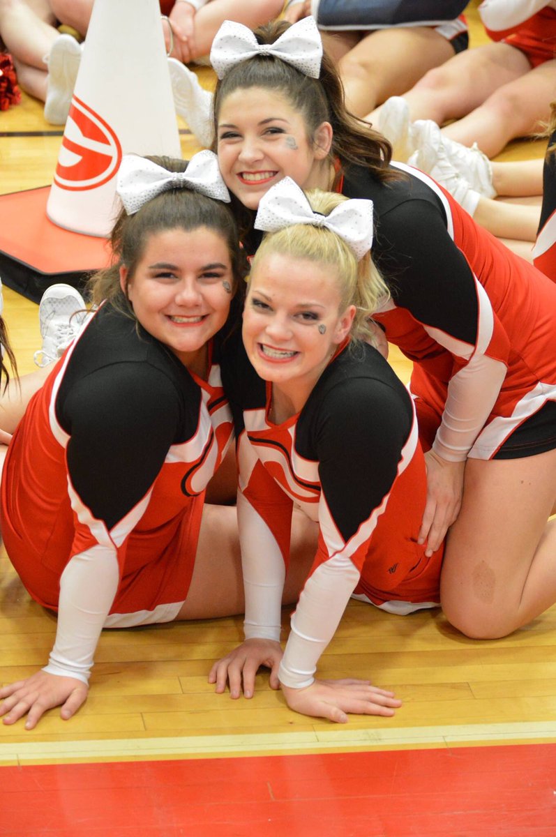 JMAL2179's tweet photo. Cheer Grant 1st Place #grantcheer #besties https://t.co/LeOpvM5j69