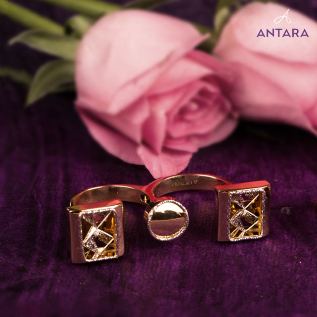 AntaraJewellery's tweet photo. Match this two-headed ring with a high-low kurti and cropped pants for a boho look. Slip in a pair of ankle-strap sandals as the finishing touch. #AntaraJewellery #Borivali #Dadar https://t.co/fOAQsp030T