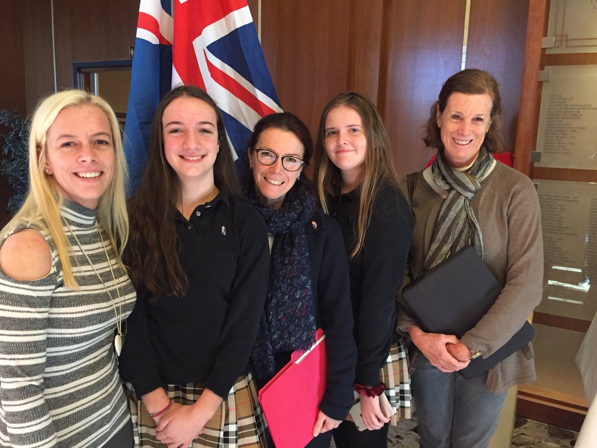 GenevieveProulx's tweet photo. Le Séminaire de #Sherbrooke accueille 5 élèves de l’Australie pour 6 semaines. En mars, ce sera au tour des élèves d’ici d’aller visiter l’Australie. #rces https://t.co/GkSJVW27yY