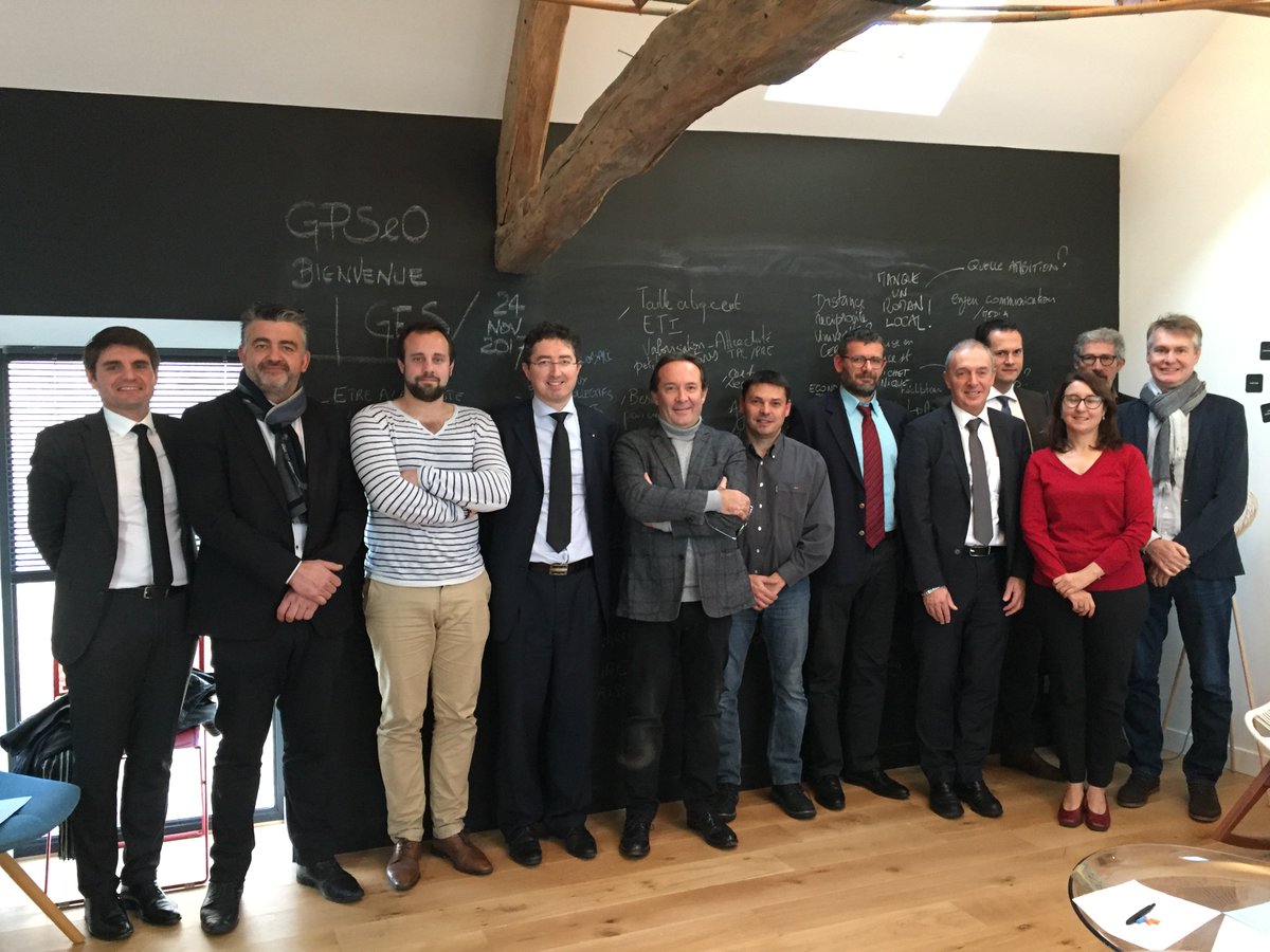 Le studio F+D fait partie du groupe d'entreprises stratégiques de la communauté urbaine GPS&amp;O (Grand Paris Seine &amp; Oise).. La 1ère réunion de ce groupe a eu lieu dans notre théâtre d'innovation "Le 22" !