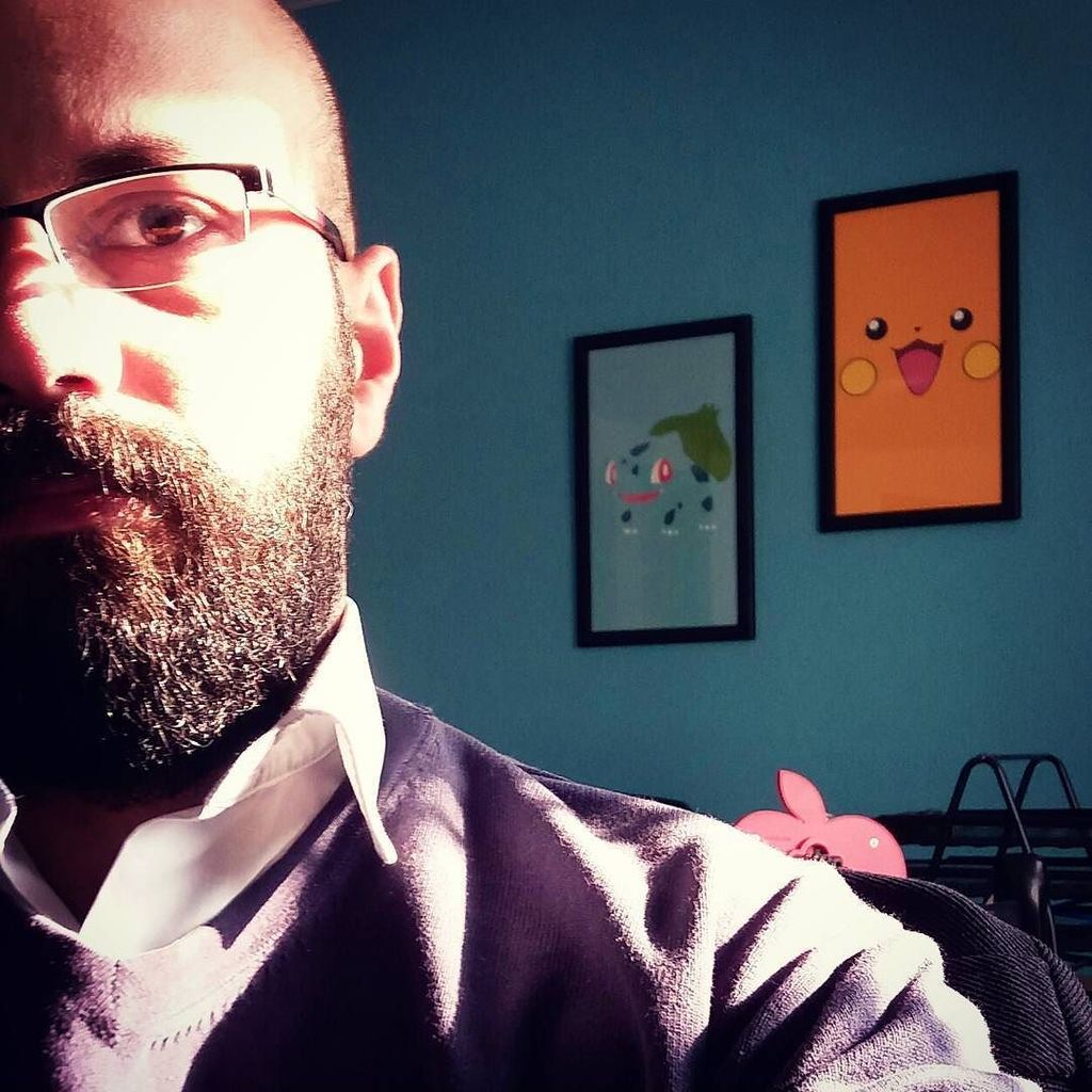 Ahmad_Yazji's tweet photo. It's sunny here
#office #officlife #officedecor
#pikachu #bulbasaur #hangingonthewall #pokemon
#sun #sunny #colorfull
#glasses #beard #bearded #thebeardedway #bearedlook #beardedman #instaselfie #selfie https://t.co/lqp0UBaXHL https://t.co/9ARhzBeJJc