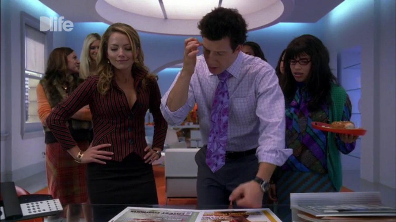 さり アグリー ベティs1の3話 クイーンズの絆 アマンダ性格ミラクル悪すぎるし言い方最悪になるけどクソ女 だけどかなり好き 笑 いい子ぶりっ子しないからイラッときても さすがアマンダ 安定の性悪だぜ って逆に安心するっていうね