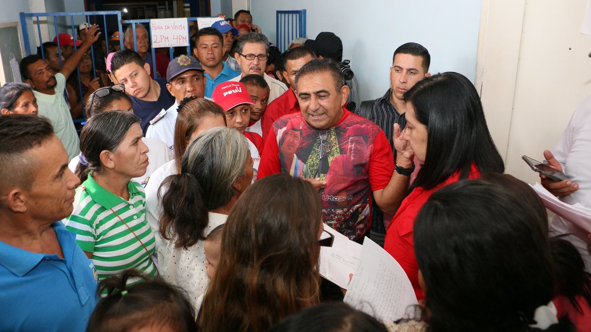 gestionperfecta's tweet photo. Inspeccionamos el hospital Dr. Luis Ignacio Montero, aquí en Siquisique. Conversamos con su personal, con sus pacientes. Cuenten con todo mi apoyo y el del alcalde Luis Ladino #Lara https://t.co/Fox6jsJ2zx