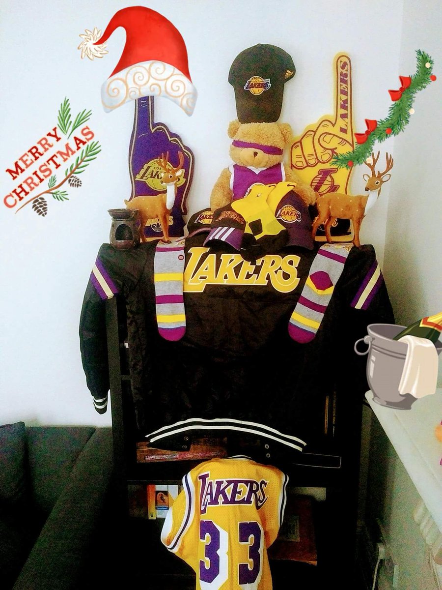 Ali On Twitter Xmas Decorations Finally Up Seasons Greetings