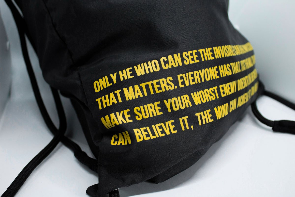 BestBoxingKO's tweet photo. Hol Dir jetzt dein VEEPER® Gym Bag - Die ideale Sporttasche fürs nächste Workout. 
💪  Passend für Boxhandschuhe + Trainingskleidung
💪 Extra dicke Schnüre, damit nichts an der Schulter zwickt
💪 Mit Motivationstext der dich vor jedem Training pusht! https://t.co/sjePJuUdTD