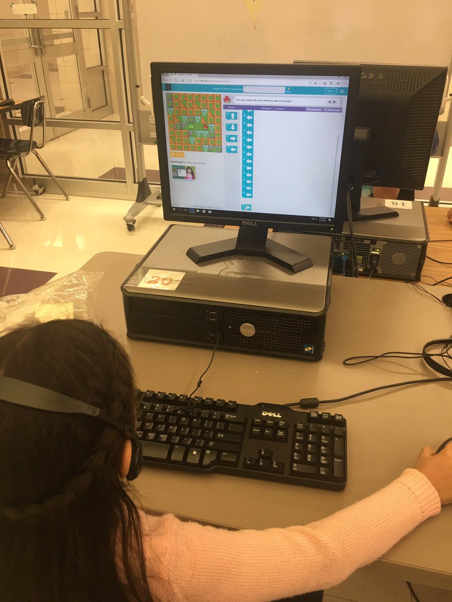 FortComputerLab's tweet image. Jigsaw coding with 1st grade #hourofcode #rcisdjoy @wrfortelem