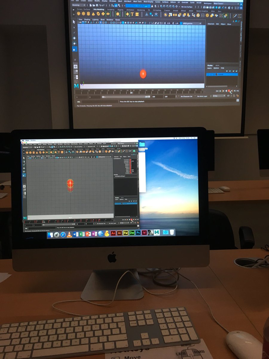 AmberRRossi17's tweet photo. Animation class today 😍 learning how to animate a bouncing ball 🏀 https://t.co/DiDVcEBq7e