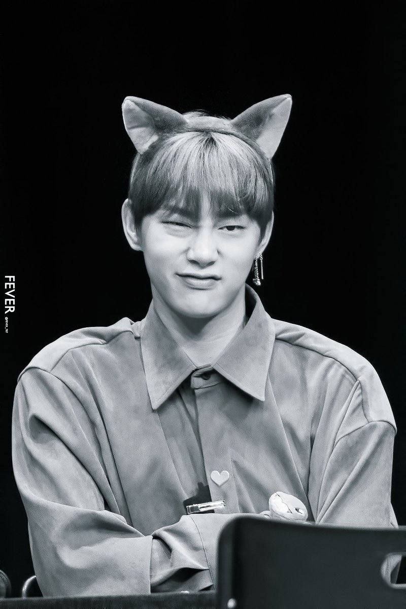 FEVER_787's tweet photo. 20171203 부산 신나라팬사인회
#JBJ #권현빈 #KWONHYUNBIN @JBJtwt787

🦊 https://t.co/023JqVqG62