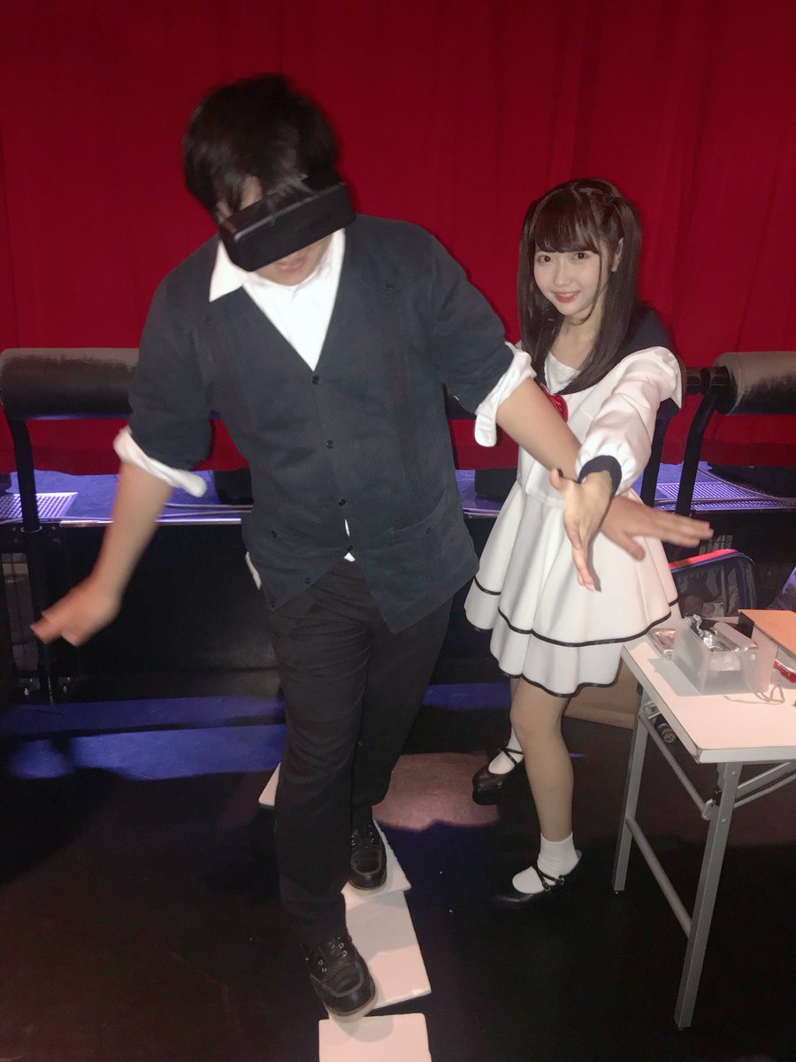 u_suke_pinch's tweet photo. 完全に一致…しない💦
さややんに説明する前にVRの世界に突入してしまったので、外界とコンタクトがとれなくなってしまった🙏🏻
( 厂˙ω˙ )厂うぇーいって押さずに
守ってくれてるさややん優しい☺️
#少女隊 #西野早耶 #ありえんかわいい #VRK3 https://t.co/EagDhpY7Ay
