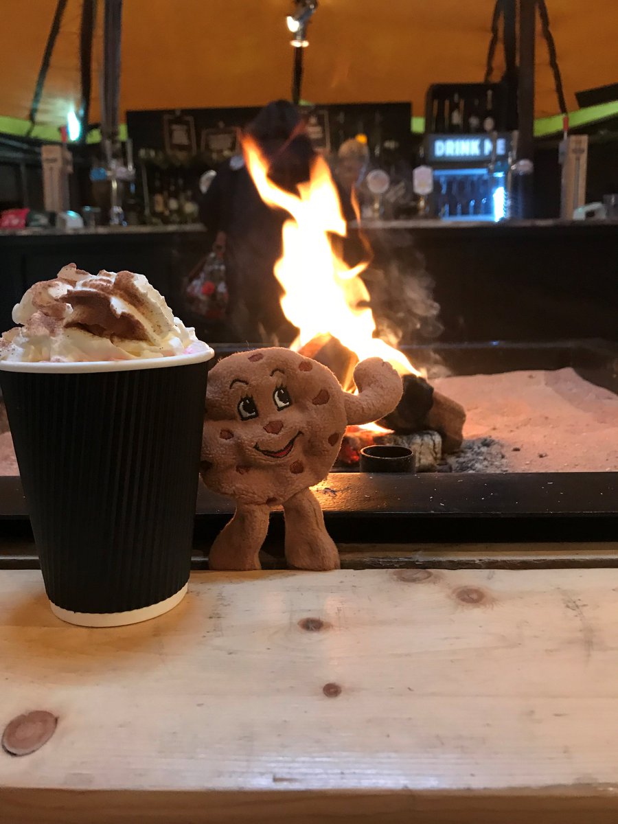 🍪COOKIE #GIVEAWAY🍪

Our DoubleTree cookie has been playing hooky around Milton Keynes...First stop, <a href="/THORStipi/">THOR'S tipi bar</a> ☕

To get everyone in the Christmas spirit we're giving away a tin of our famous #DoubleTreeCookies 😍

To win; 
✨ Retweet this post 
✨Like this post 
#Competition