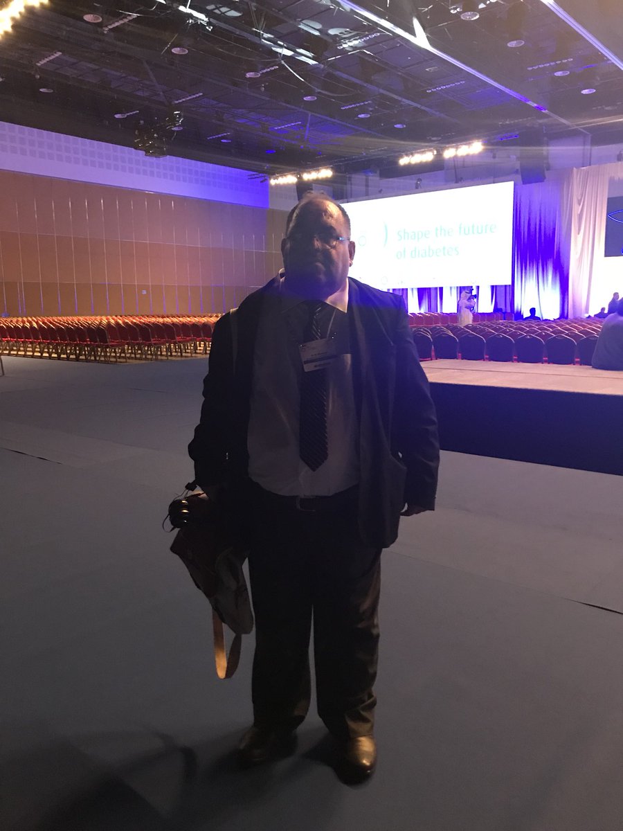 alkhuzuaie's tweet photo. #PDF2017  #السكر_مرض_الحلوين ان السكر يسجل تحدي كبير للمريض والطبيب وبحاجة للتشجيع المريض على تكييف نمط الحياة الصحي والاستمرار بأخذ العلاج والقياس اليومي المنزلي للسكر الموثق والمراجعه الدورية لتقييم القلب والعين والكلية والكبد https://t.co/DkIoZR8VG9