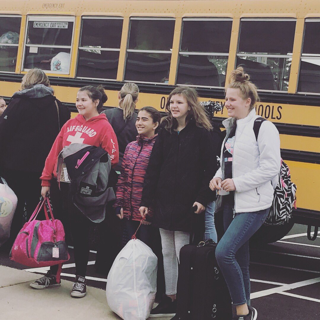 IkeOCSEagles's tweet photo. And they are off! Wishing our second group a fabulous week at camp! #OCSsuccess #IKEproud #camp2017 https://t.co/OTX6vheNld