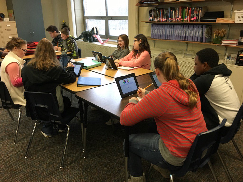 HubbleMath's tweet image. Practicing integer operations with an electronic tug-o-war @hssdbv @HSSD