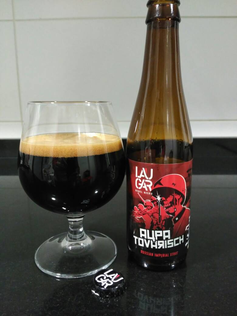 #HoyRecomendamos "Aupa Tovarisch" de <a href="/laugarbrewery/">Laugar</a>, una imperial stout de 11,3%, de color negro profundo, muy cremosa, con toques licorosos y a frutos secos. Buque insignia de la cervecera por méritos propios.