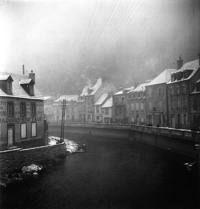 GeoCultureLim's tweet photo. Ambiance hivernale avec les œuvres à la Une sur GéoCulture. Brouillard, neige et froid... On colle à la météo du jour ! https://t.co/MZEyGzEHLu https://t.co/5Z6RcsCChd