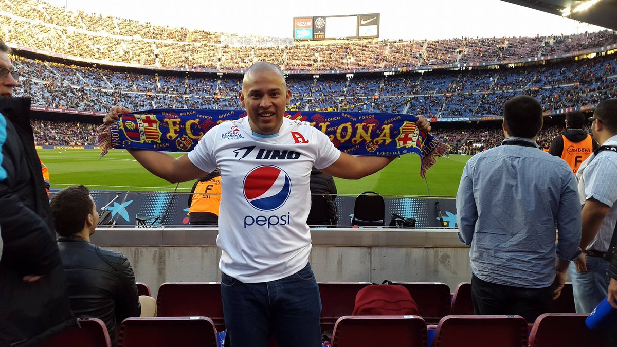 AlianzaFC_sv's tweet photo. #AlbosPorElMundo 🌎
Compártenos tu 📸 usando el HT ⬆️ desde cualquier parte del planeta.

📍Camp Nou, Barcelona, España. https://t.co/n0beXLvXjD