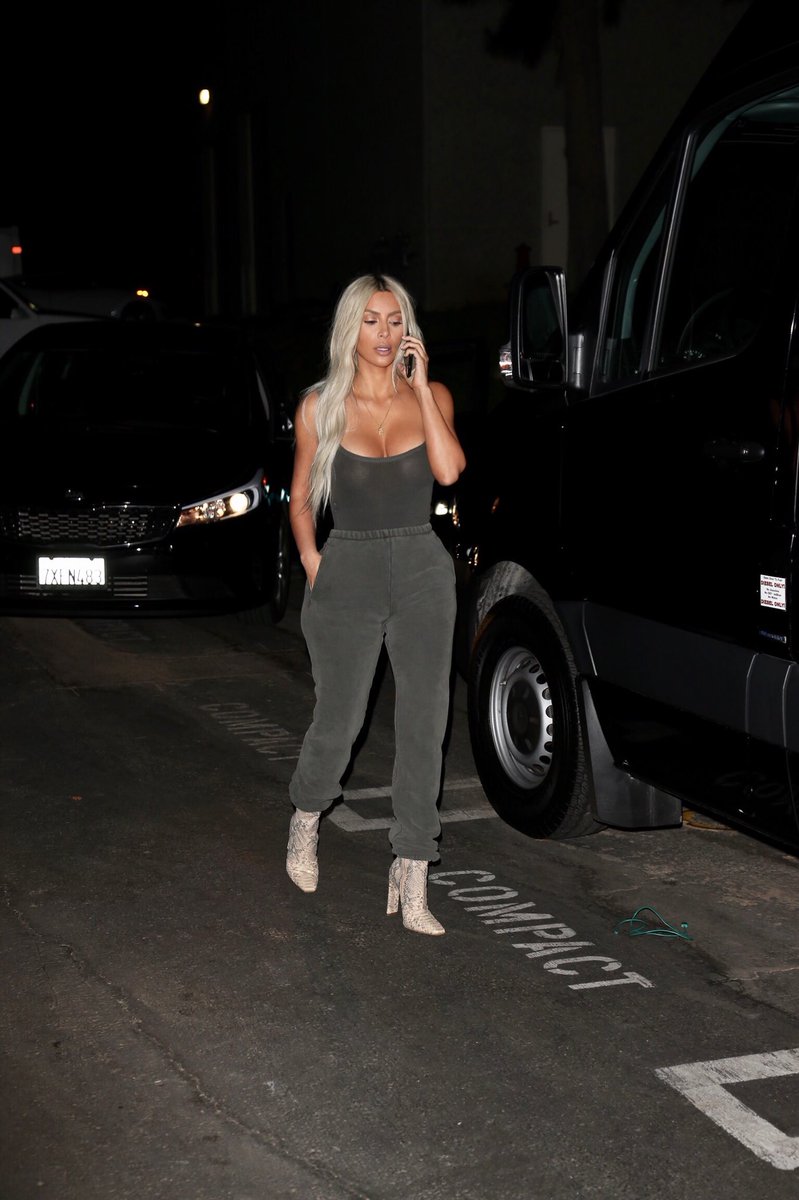 KimKardashian's tweet photo. #Yeezy https://t.co/AIixdYY7Of