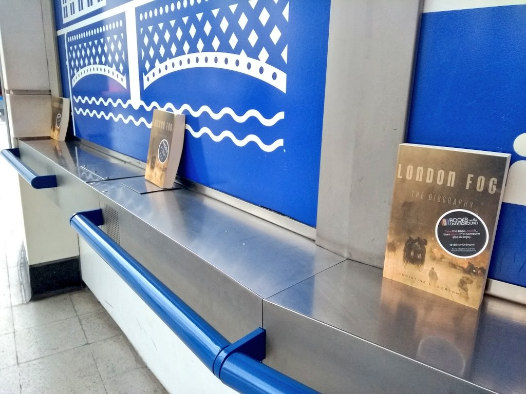 One of the best things about winter mornings is the fog rolling over the Thames! See if you can find a copy of #LondonFog from <a href="/Harvard_Press/">Harvard University Press</a> and read all about it!