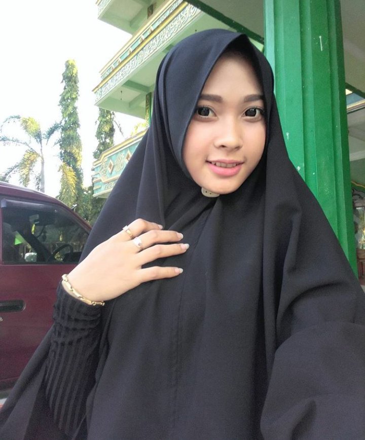 Cewek cantik hijab no hijabpic.twitter.com/C6MfjR3Gu1 