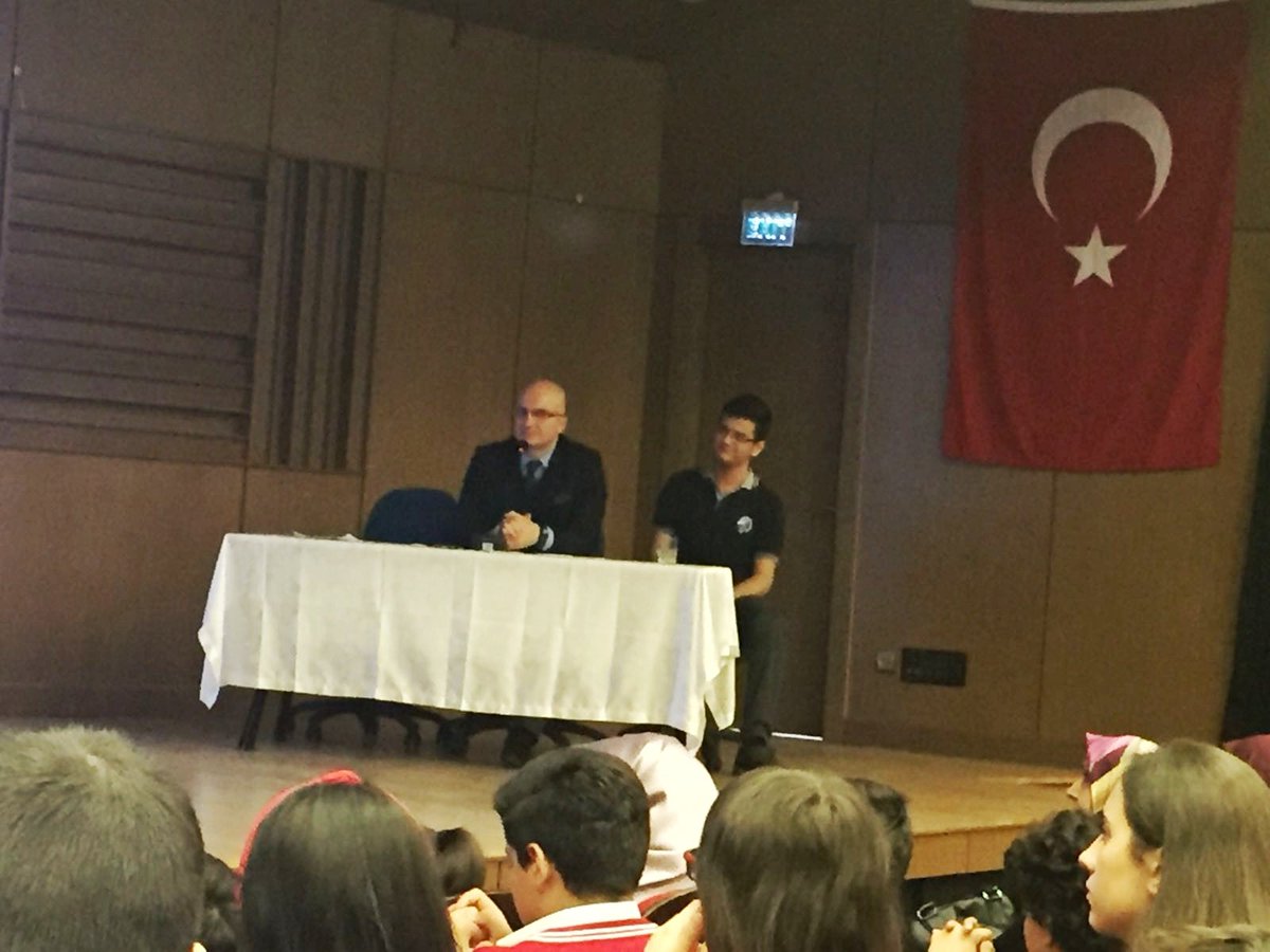 Bağcılar İlçe Öğrenci Meclisi Başkanlığı seçimlerinde, 65'e 9 oy sonucu ile bizi bu göreve layık gören kıymetli Okul Başkanlarımıza tekrar teşekkür ederim. <a href="/MustafaEldivan/">MustafaEldivan</a> <a href="/LokmanCagirici/">Lokman ÇAĞIRICI</a> @19MSTFYLMZ <a href="/Nihataltintas52/">𝕹𝖎𝖍𝖆𝖙 𝕬𝖑𝖙ı𝖓𝖙𝖆ş</a>