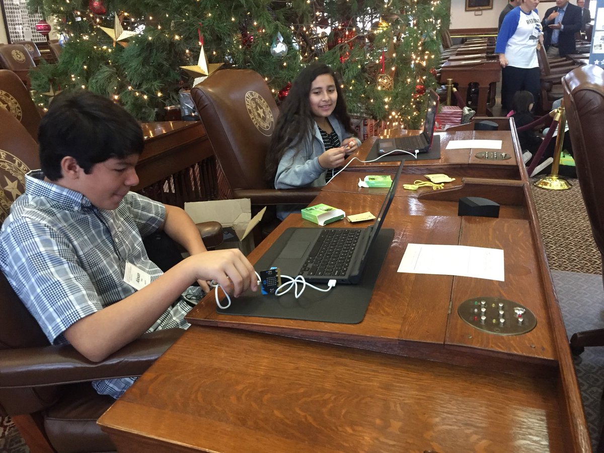 Covington_Colts's tweet photo. #CovingtonProud of these #ColtCoders @ #CapitolofTexas #csedweek2017photos #AISDCoders #cs4tx @AISDSupt https://t.co/hu8aqYfz5A