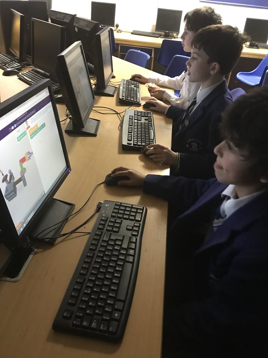 joannasmaclean's tweet image. #battlerobots @KA_elearning as part of @CoderDojo club and #hourofcode @kelvinside1878 - big thanks to @jaz303 for all his coding expertise @Schools_Digital @CodeClub