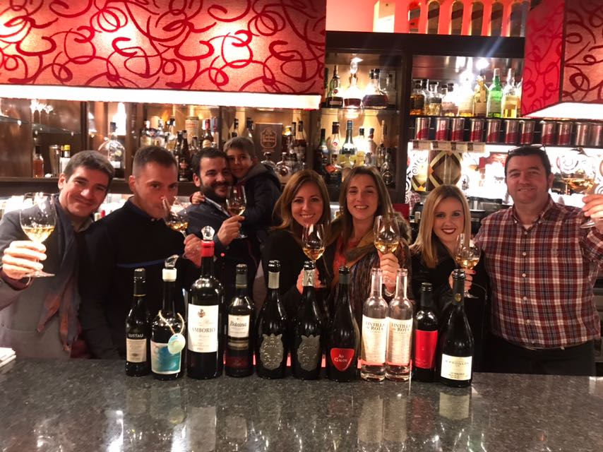 Tardes de las que nunca se olvidan. Un lujo tener tan cerquita a <a href="/YERBAGUENA/">Restaurante Yerbagüena</a>. Gracias Javi por habernos hecho disfrutar con tu cocina de 10, tu bodega de 10 y sobre todo de tu compañía!!!