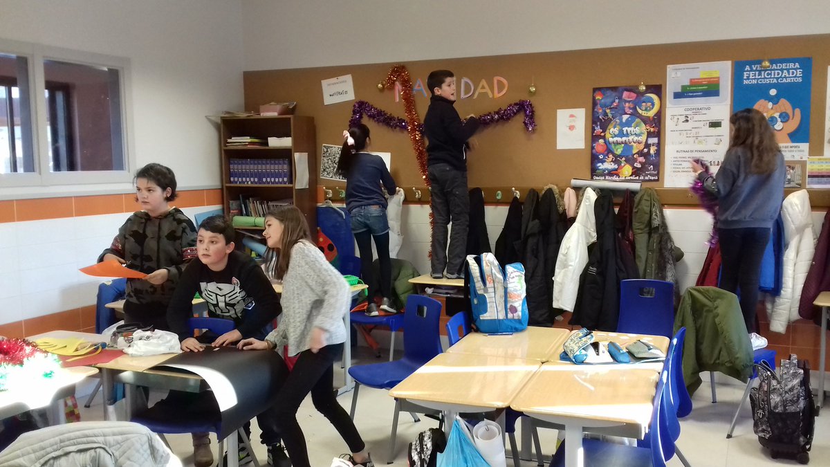 maristaslugo's tweet photo. #iapprendo hoy toca decorar nuestros espacios navideños por grupos de clase https://t.co/5YYVzk4TTl