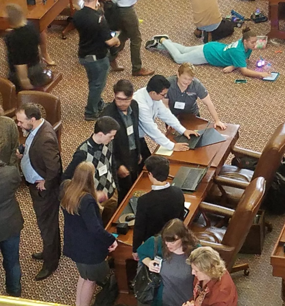 LeanderCTE's tweet image. Vista Ridge computer science students showcasing their coding skills at Texas Capitol. #LISDcodes