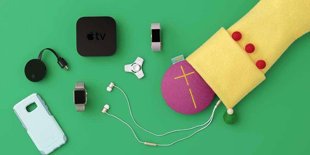 eBay's tweet image. Get new tech-cessories for that new gadget of yours. Phone cases, headphones, and more. All for under $50 and free shipping! #FillYourCartWithColor ebay.to/2ASayMp
