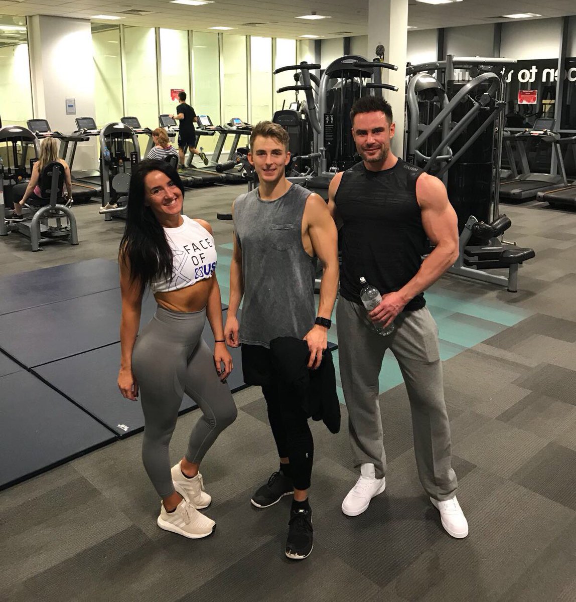 JoshDavies89's tweet image. Squad goals 💪🏼🤓 Top workout tonight with these two ✌🏼@USN_UK