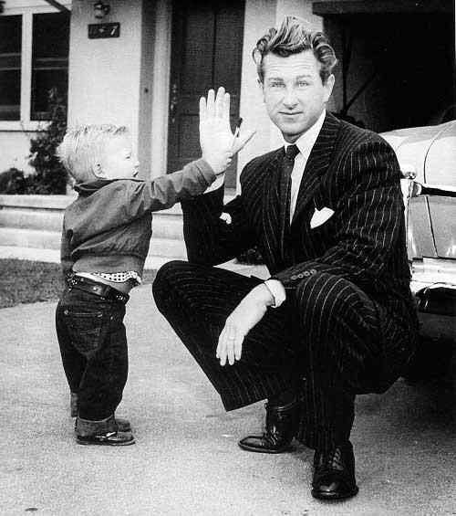 Happy birthday, Jeff Bridges. Here he is with his wonderful dad, Lloyd, and a few pics through the years... 