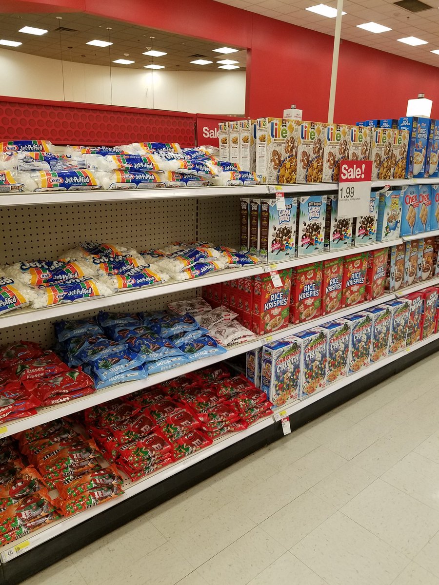 LaShauniqueplum's tweet photo. Because it's baking season! #Cookieparty #RiceKrispieTreats #CakeGalore @ashhyne @Tim_Heit https://t.co/80ZJazpJDs