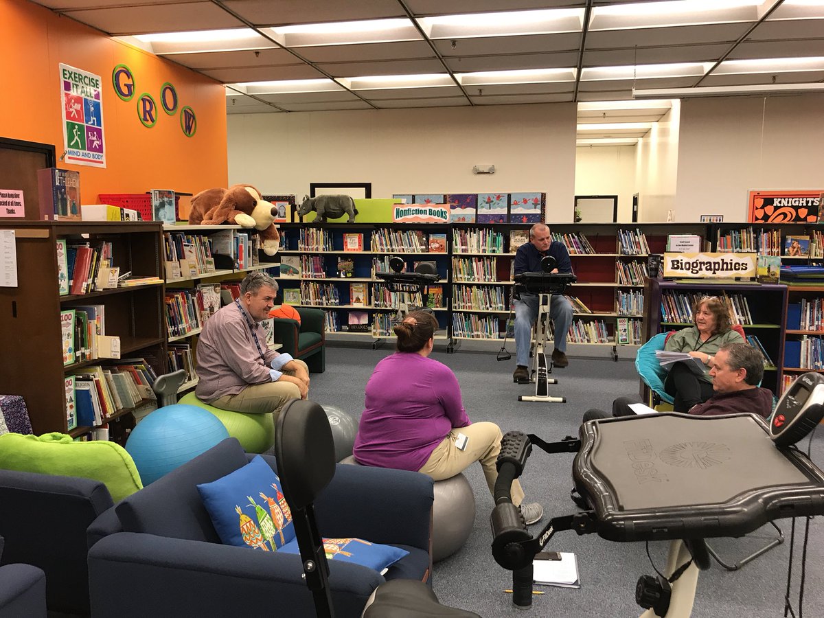 J_RidenourFCPS's tweet photo. Domain 3 components discussion on flexibility and responsiveness #FfT #knightspride #collaborativediscussions #learningandgrowing https://t.co/hyheHliMLr