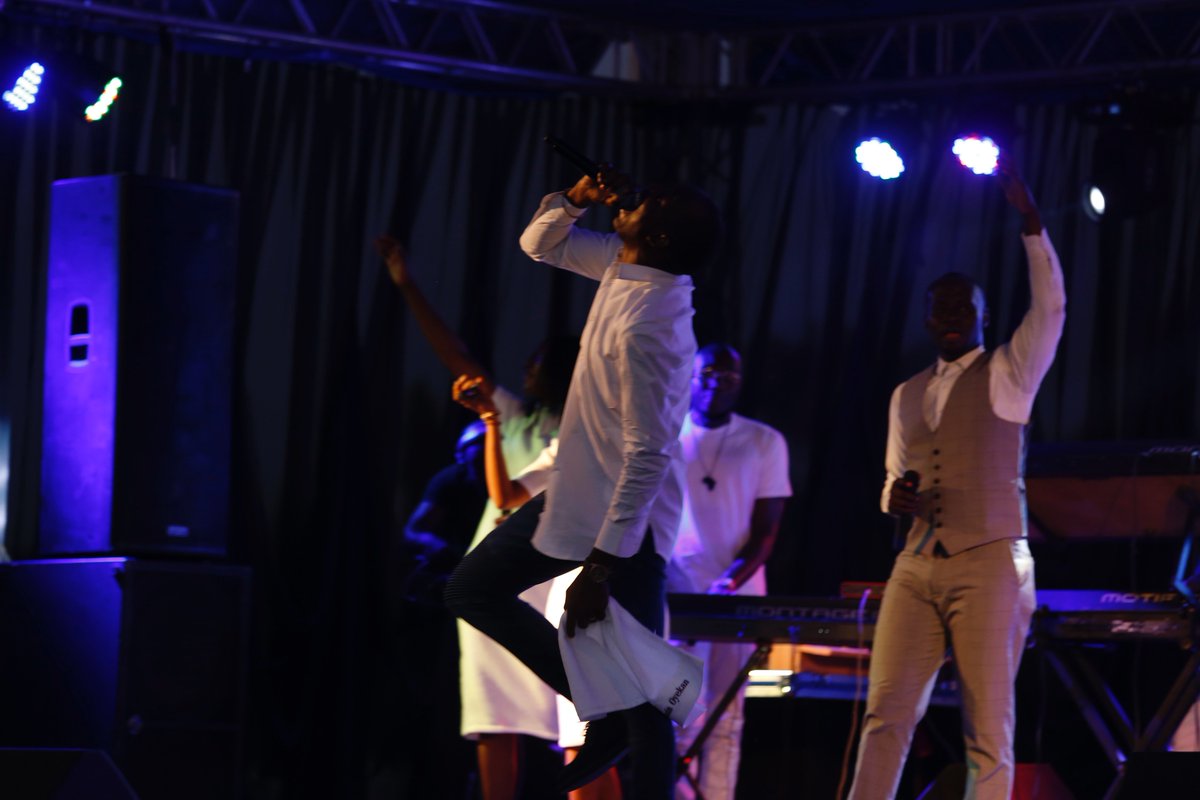 DunsinOyekan's tweet photo. #CodeRed6 #TheOutpouring https://t.co/YlV3e64iUL
