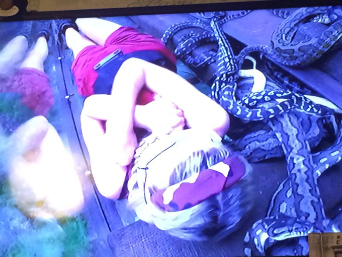 This would be me at a school reunion...🐍 #imaceleb https://t.co/8810LaG0NK<a href="/tag/imaceleb"class="tags">#imaceleb</a>