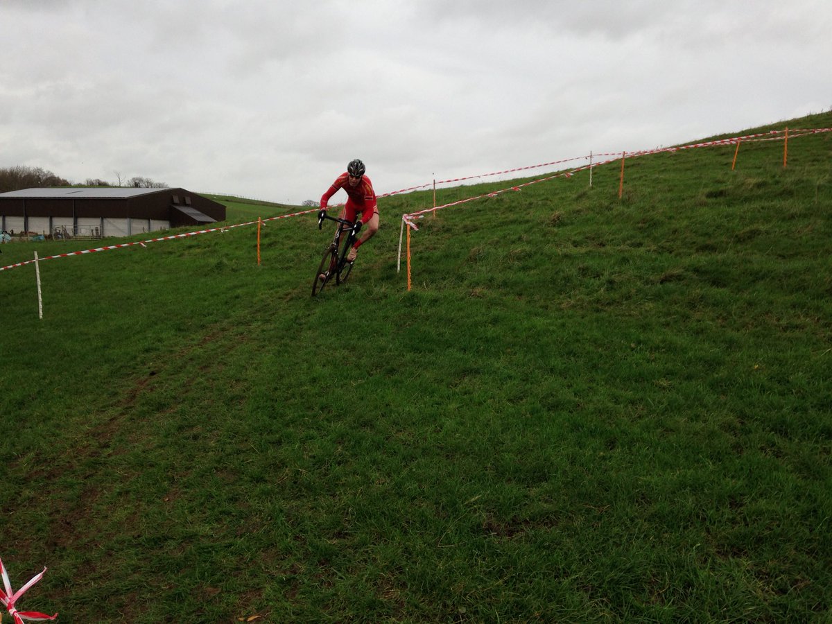 EastKentCX's tweet photo. #FordManorFarmCross plenty of full gas descending #FootOut Sunday 17th December enter online 👉🏻 https://t.co/gcqPlADEOc https://t.co/TGd79ZKTlO