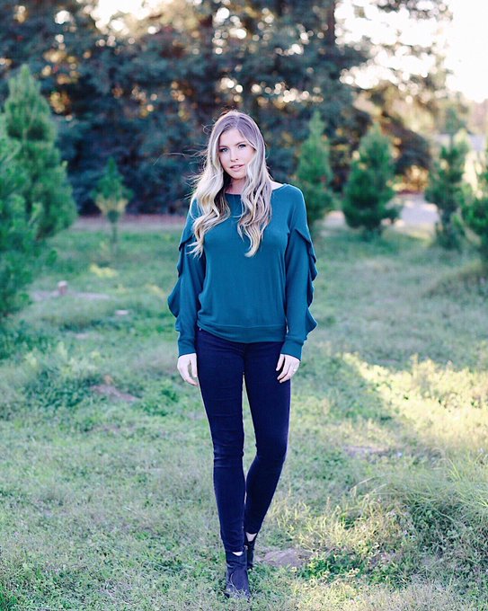 Fun fact: my first job was at a Christmas tree farm as a cashier when I was 16 🌲 https://t.co/mwBfGo