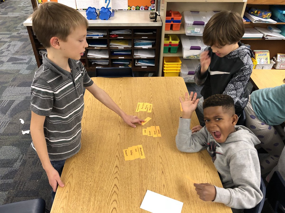 AaronBenesh's tweet photo. Starting off our Maps unit for social studies!! #listgrouplabel https://t.co/SKXlVDwgSl
