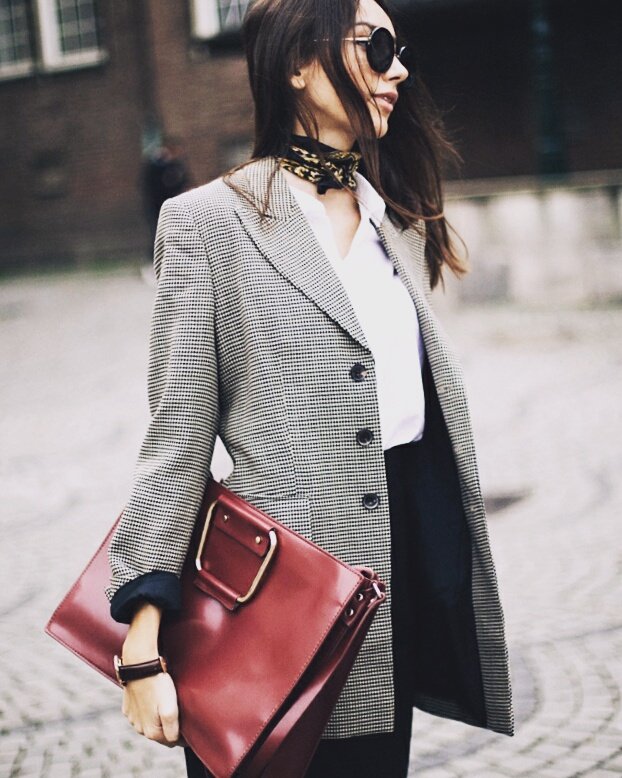 revestidamag's tweet photo. Volver al trabajo se siente mejor con un buen outfit. #EstoyRevestida #CheckBlazer https://t.co/Q5YSToyMrc