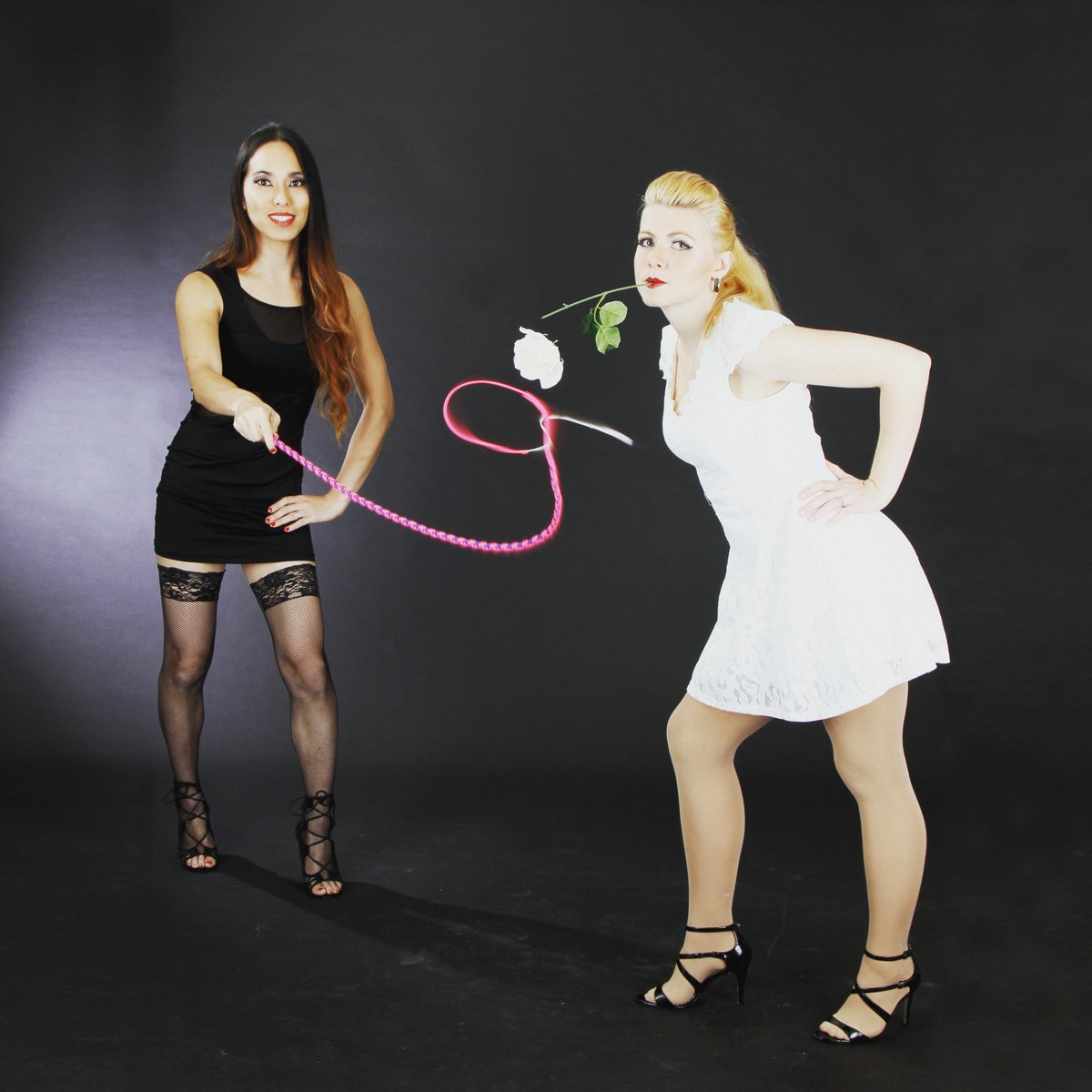 AprilJennChoi's tweet photo. After hundreds of tries, Gary Taylor of Bayou West Photography, finally got this great shot of me actually looking the camera and Bethany not flinching at a whip coming at her face!
#WhipCracking #SonicSirens #FlowerCutting #circuseveryday #CircusTricks #Circus #Whips #WhipArts https://t.co/GPvPfMQ6vj