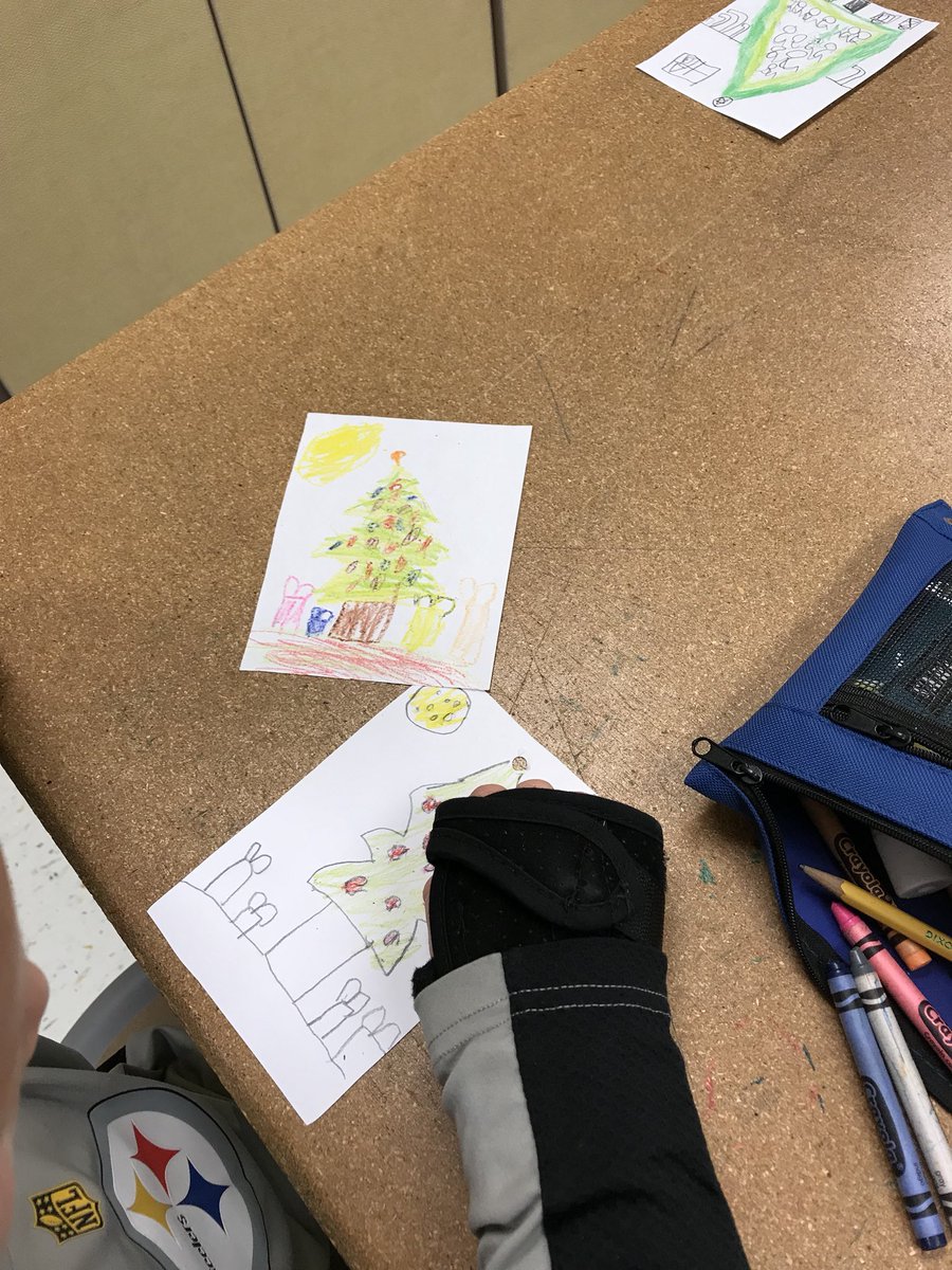 FrewsCrews's tweet photo. 1st Ss making circuit holiday cards #weareready #foundationlayed #grit #patience @remakelearning @MrsNorrisASD @MissZsBusyBees https://t.co/9p8LzU6pFv