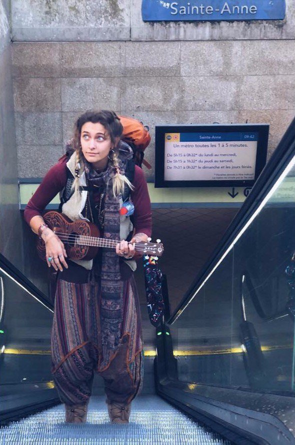 MagicLuminary's tweet image. Out walking around.