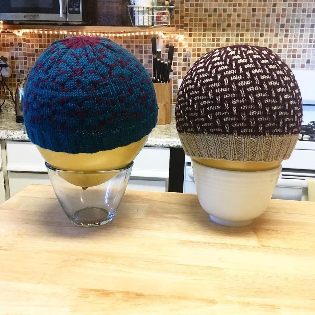 LadyLunching's tweet photo. the funniest and most fun way to block hats. Thanks @dreareneeknits for the tip! https://t.co/Ttsmlfbroz