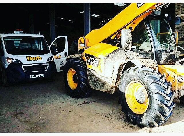 BushTyres's tweet photo. A full set of 4607024 @MichelinAgriUK XMCL's on this @JCBAgriculture Telehandler by our #Kingslynn centre #Excelagri #BUshmobile https://t.co/2BRArdCu6V