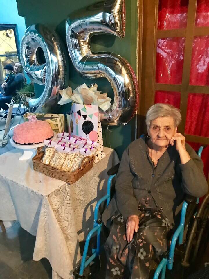 noeliabatg's tweet photo. Oigan mi nana coco cumplió 95 🙊💕🙏🏼🙌🏼👵🏼💐 https://t.co/JO6io2Nmg0