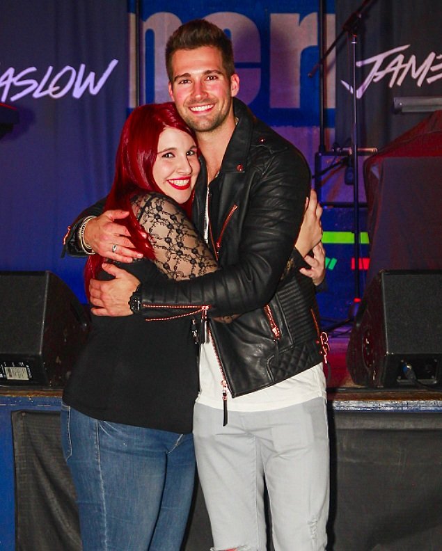 MartuBlackRed's tweet photo. @jamesmaslow I miss your hugs, as your eyes looked at me about that adorable smile. Something comforts me these days and that's your #WhoKnowsMusicVideo and your new song #ChristmasBeautiful  💚 I miss You. I love You Baby💋💕 https://t.co/rNcOWj6H80