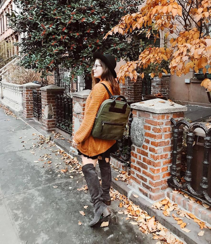 I've been on the go so much lately and am so thankful to have my <a href="/bartaile/">Bartaile</a> backpack to keep my laptop in and all of my other necessities 🌲Plus I love this shade of green so much! Annnnnd I'm doing a *giveaway* of one for you guys! #goingplaces #c12ba… ift.tt/2BydPgo
